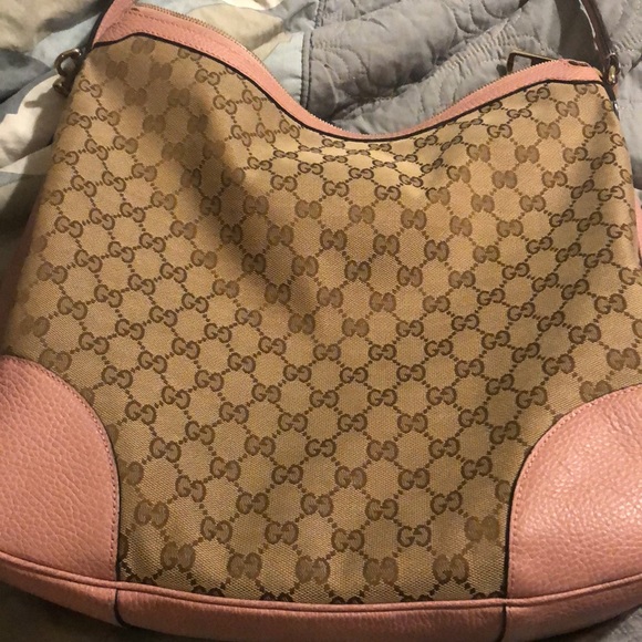 Gucci purse hobo style used but in good condition - Picture 2 of 3